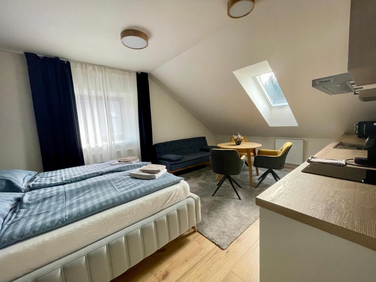 Javorna Apartment Cachrov