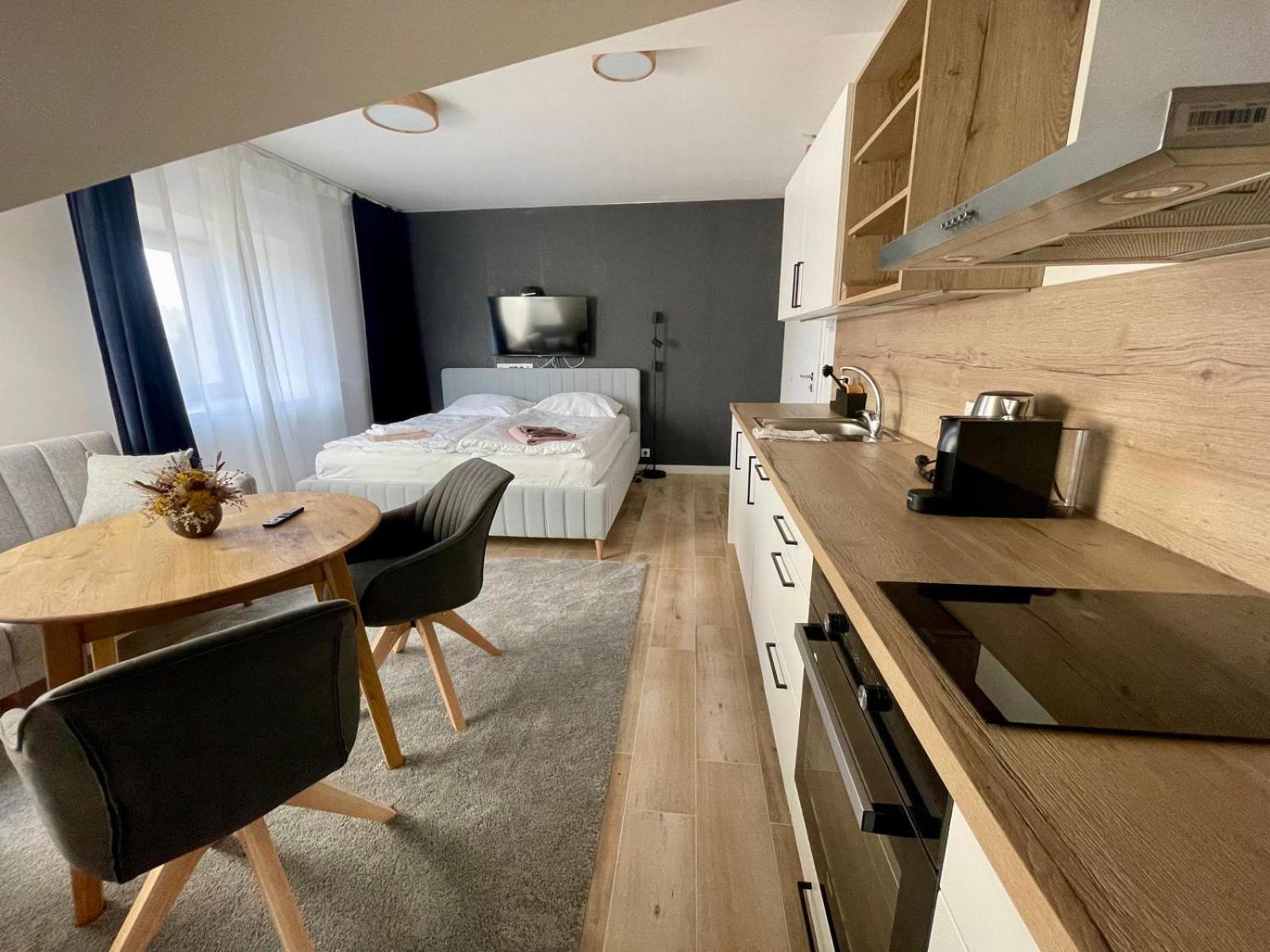 Javorna Apartment *